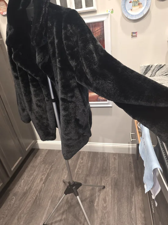 Time and Tru Black Faux Fur Teddy Jacket - Picture 5 of 8